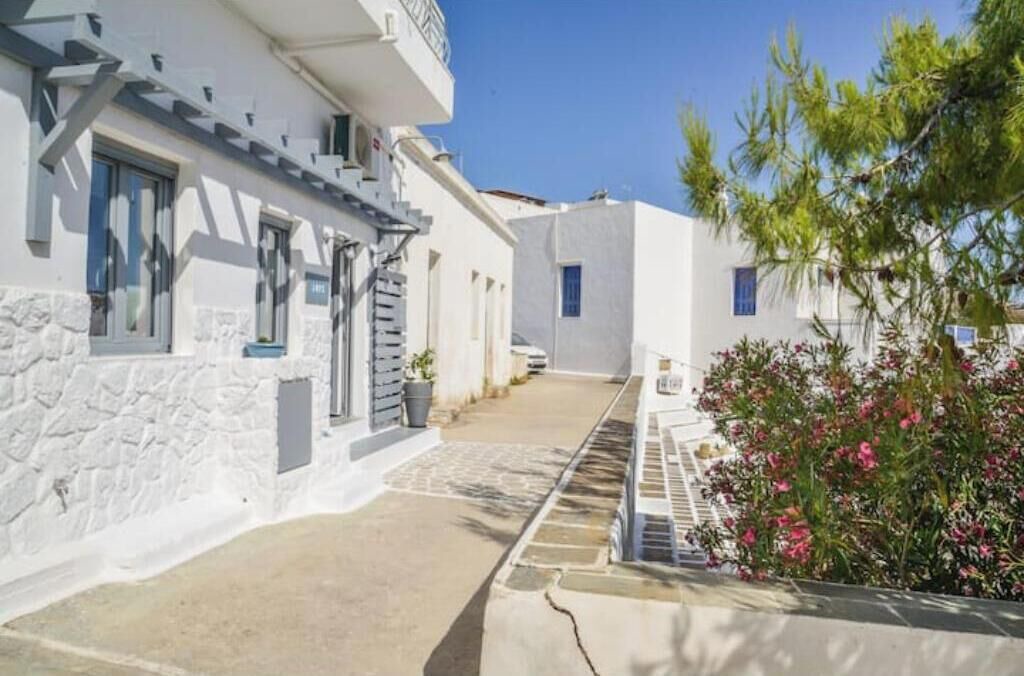 Photo of Outdoor in Adamas