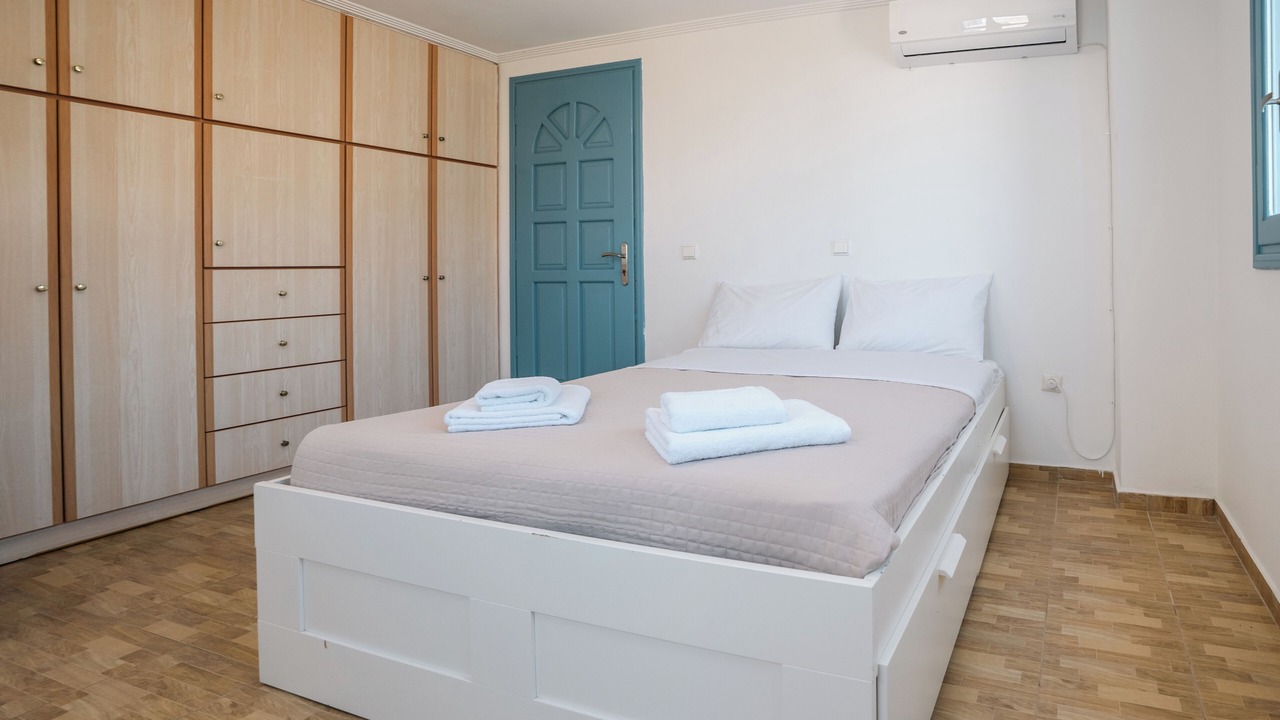 Photo of Bedroom in Santorini