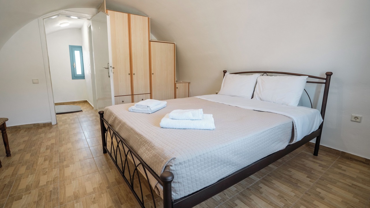 Photo of Bedroom in Santorini