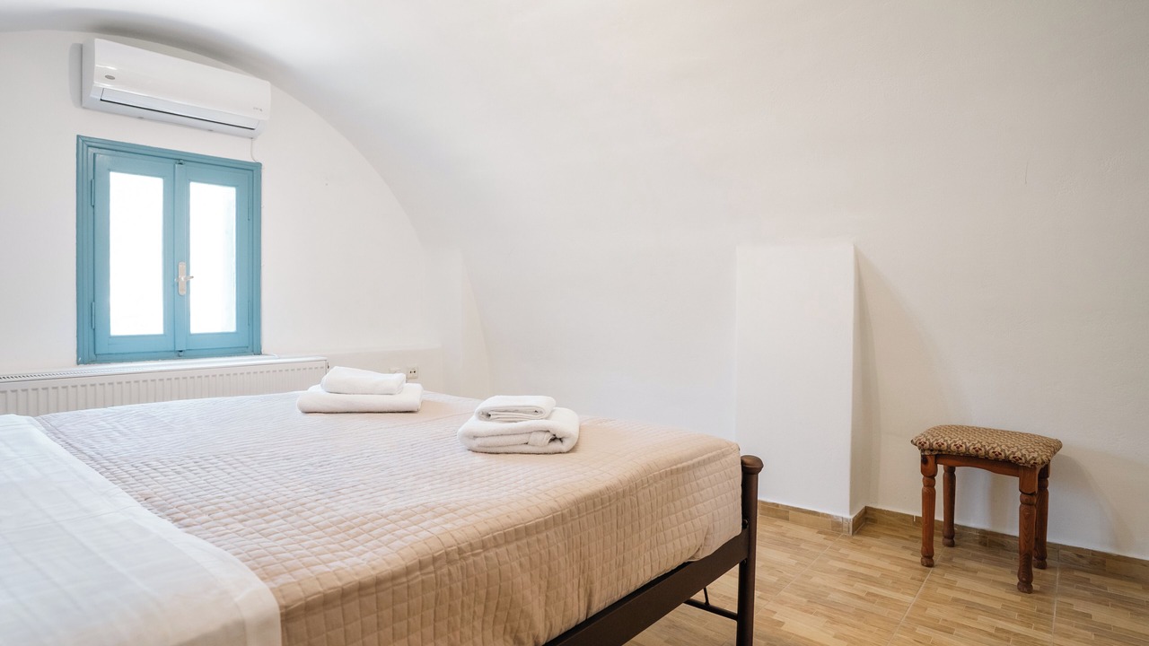 Photo of Bedroom in Santorini