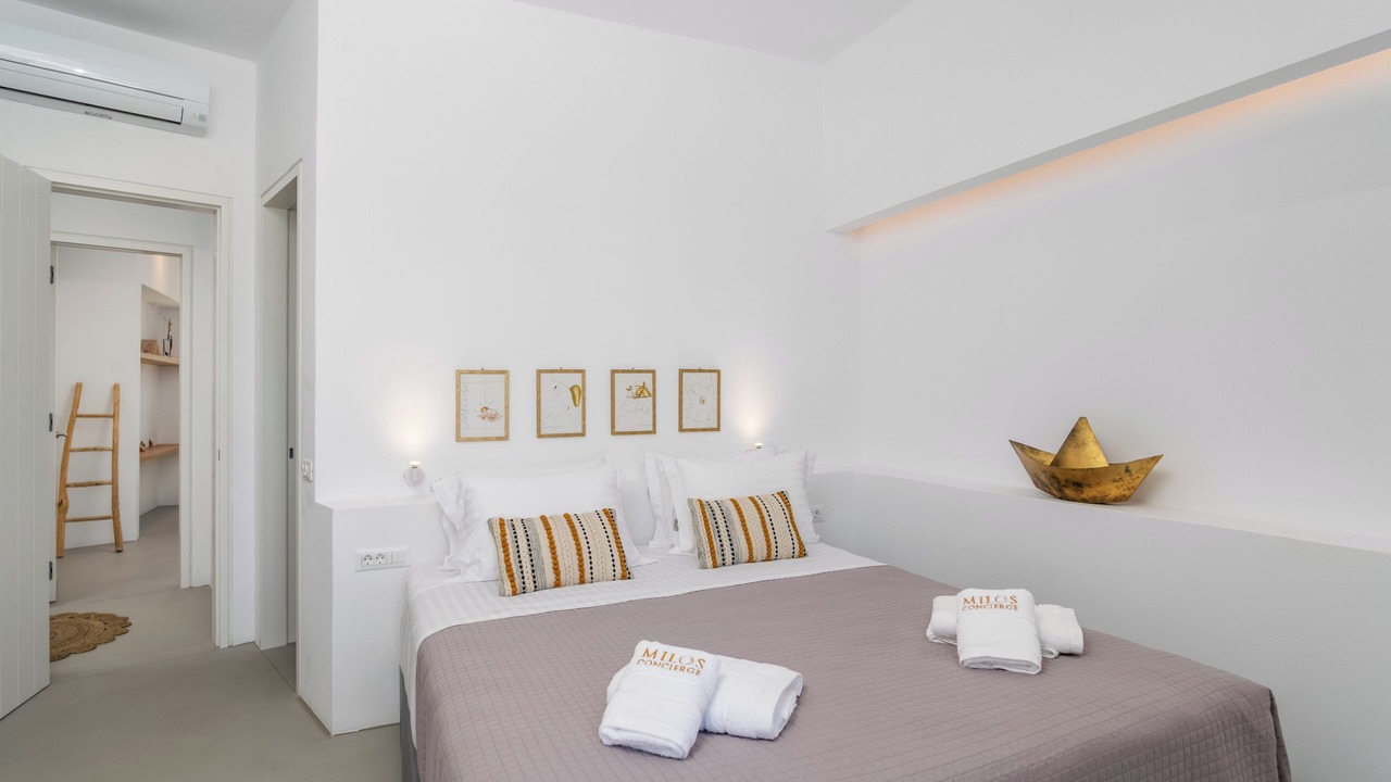 Photo of Bedroom in Milos
