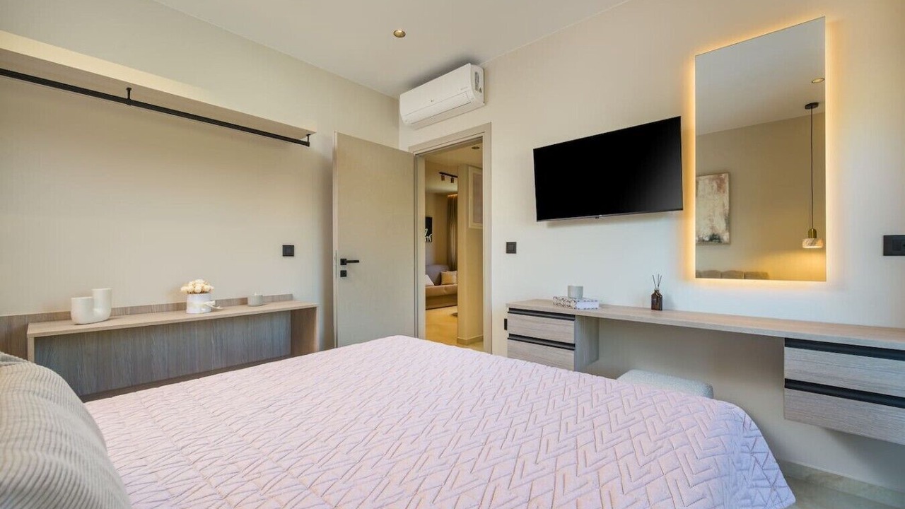 Photo of Bedroom in Lambi