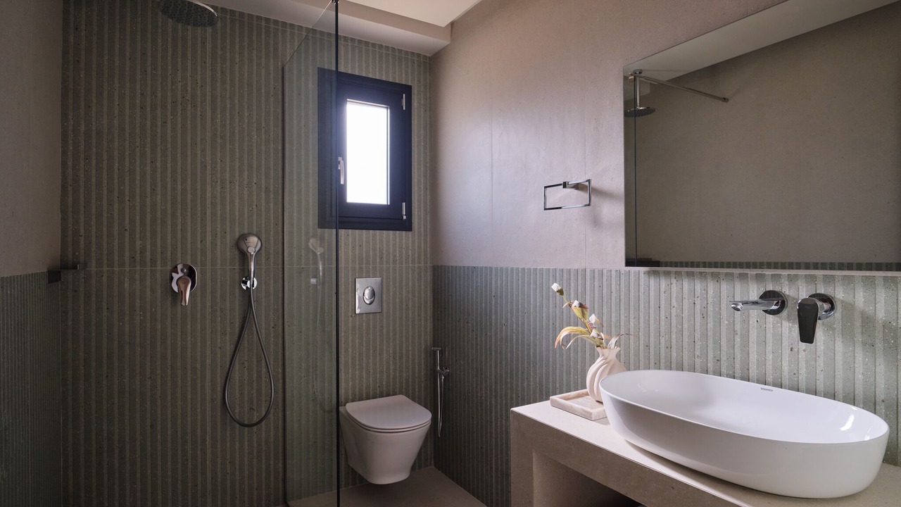 Photo of Bathroom in Neromilos