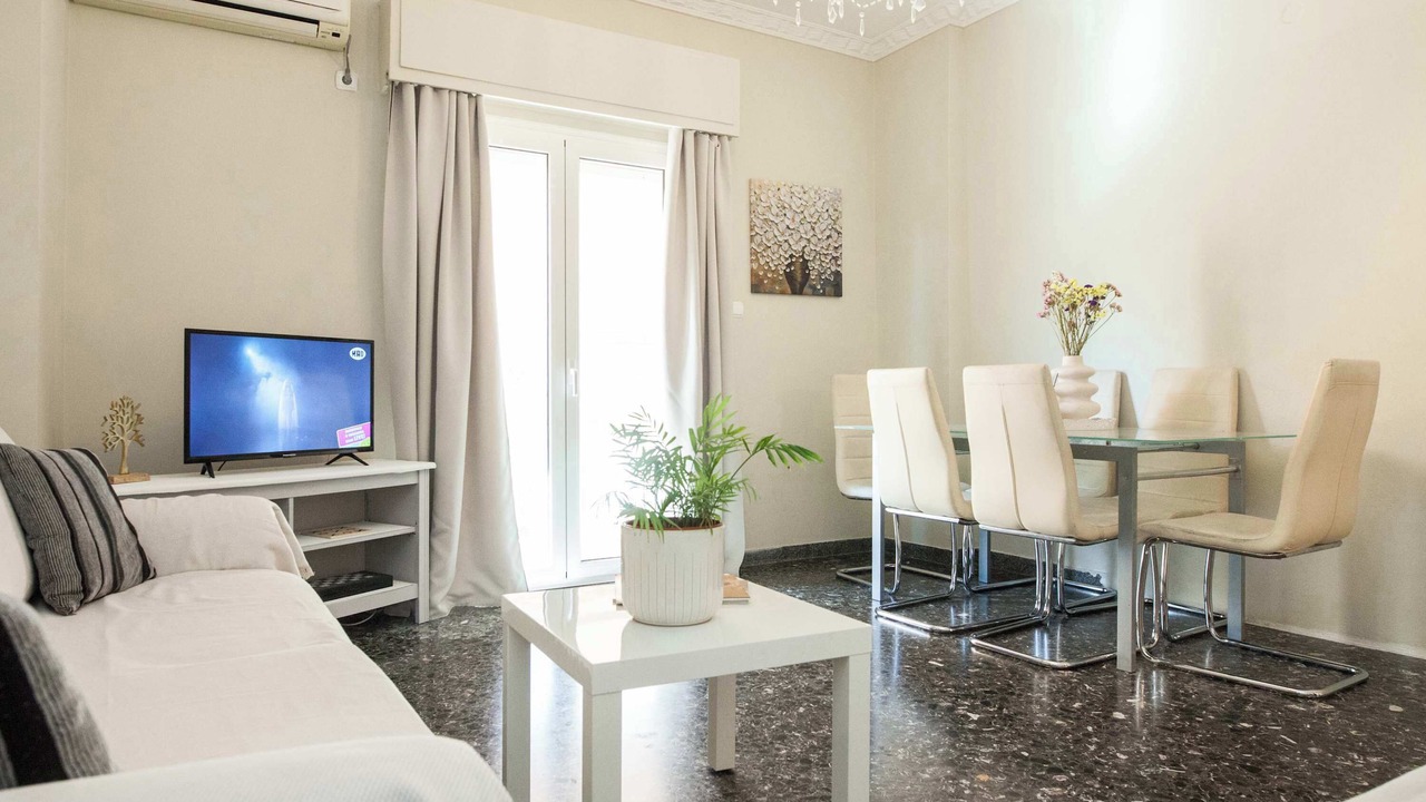 Photo of Livingroom in Keratsini-Drapetsona