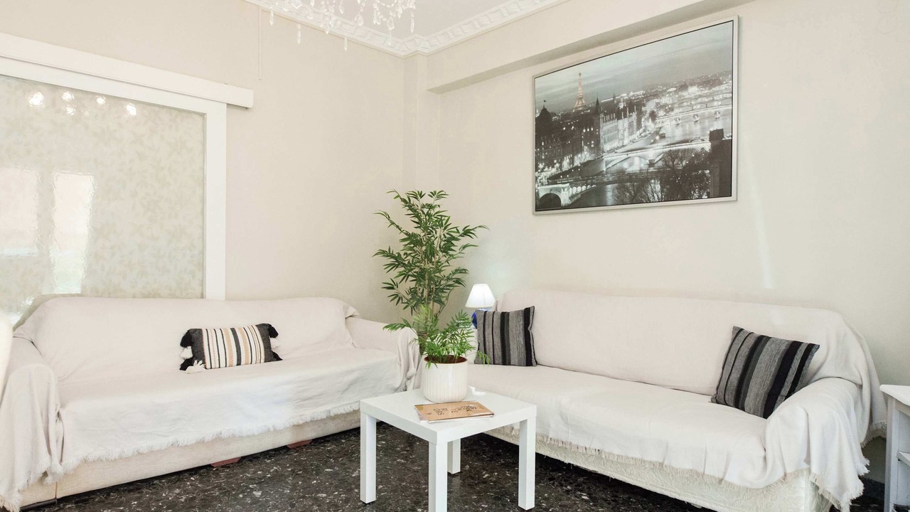 Photo of Livingroom in Keratsini-Drapetsona