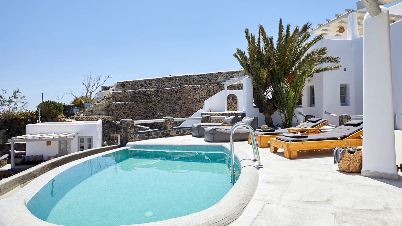 Photo of Others in Fira