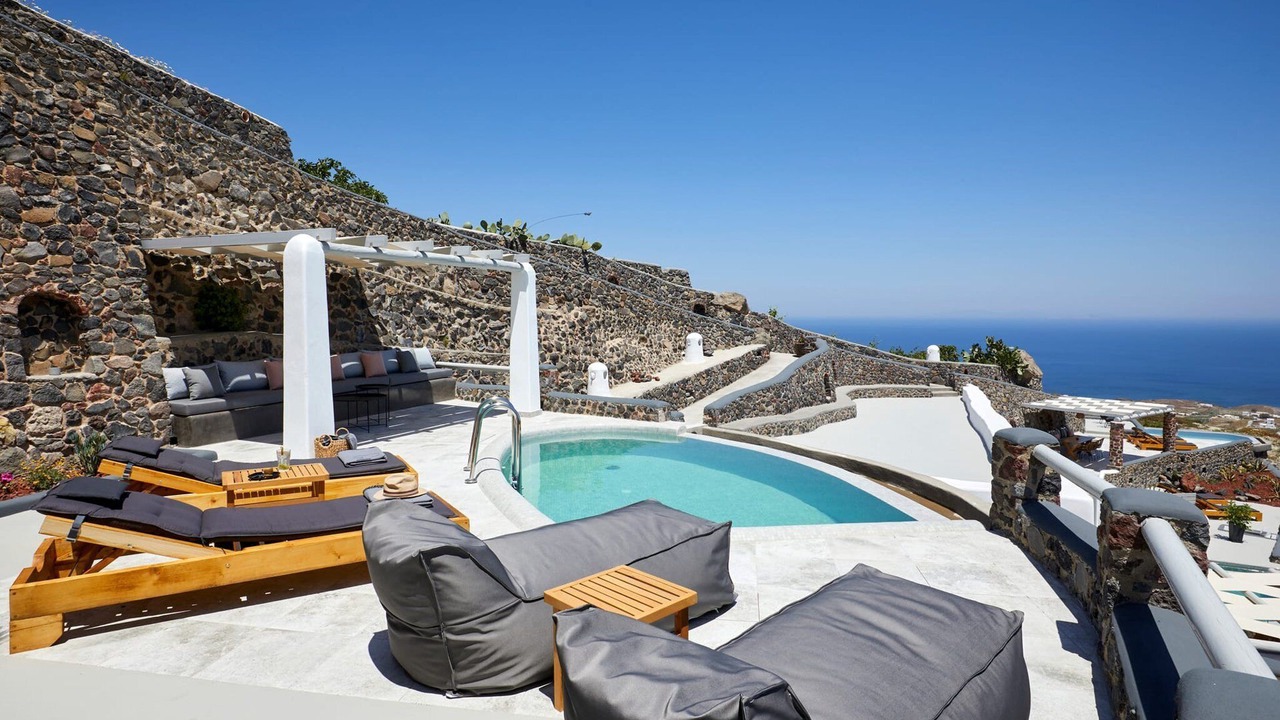 Photo of Others in Fira