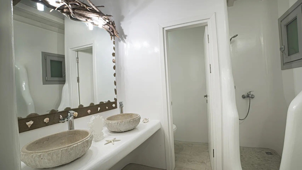Photo of Bathroom in Faros Armenistis