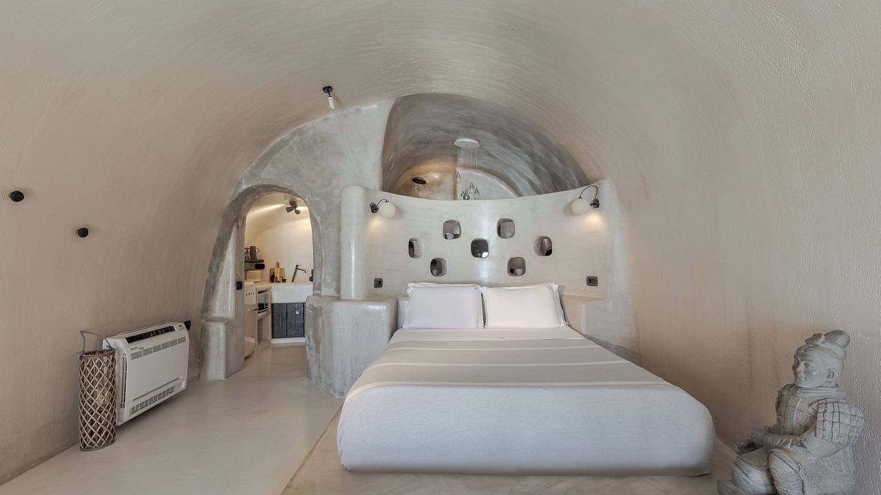 Photo of Bedroom in Oia