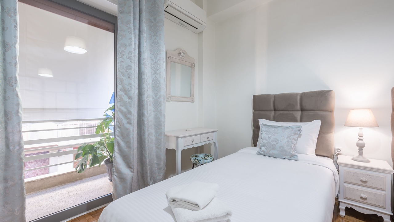 Photo of Bedroom in Metaxourgio