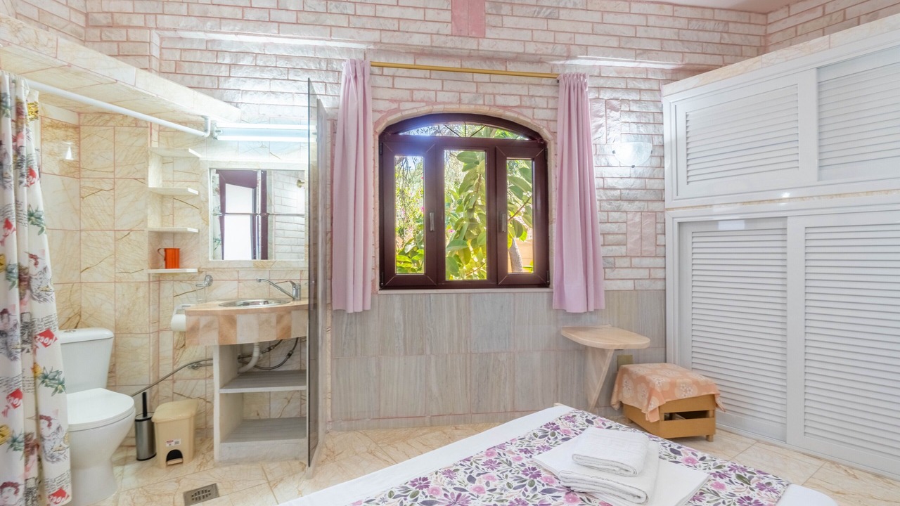 Photo of Bathroom in Gaios