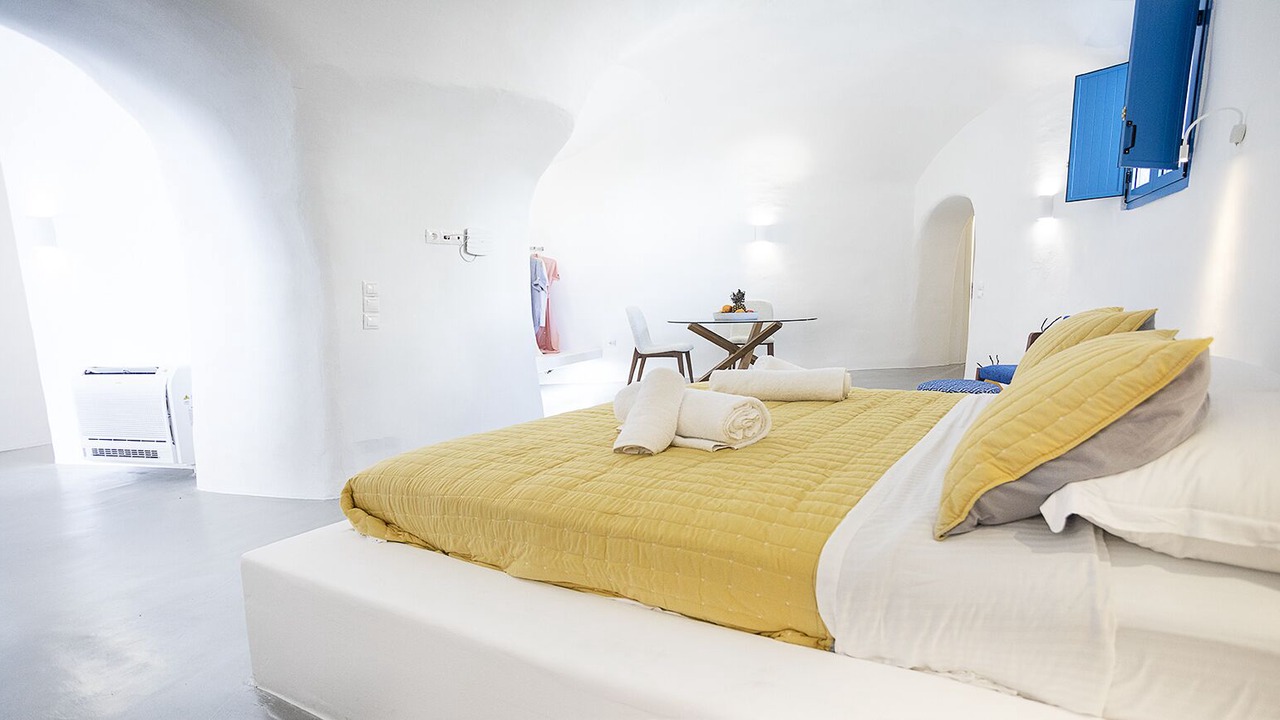 Photo of Bedroom in Fira