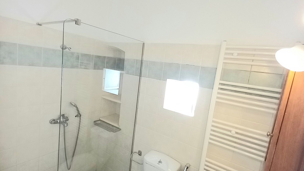 Photo of Bathroom in Glinado