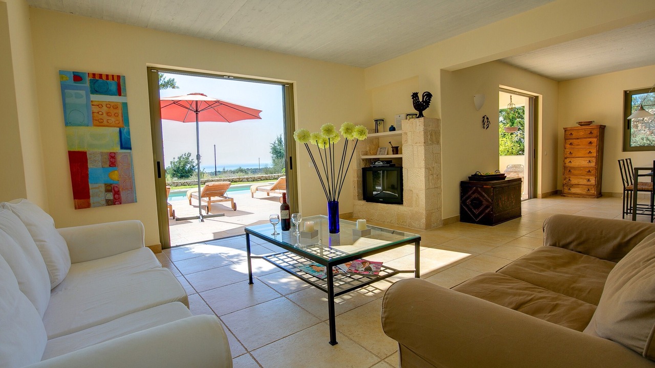 Photo of Livingroom in Karavados