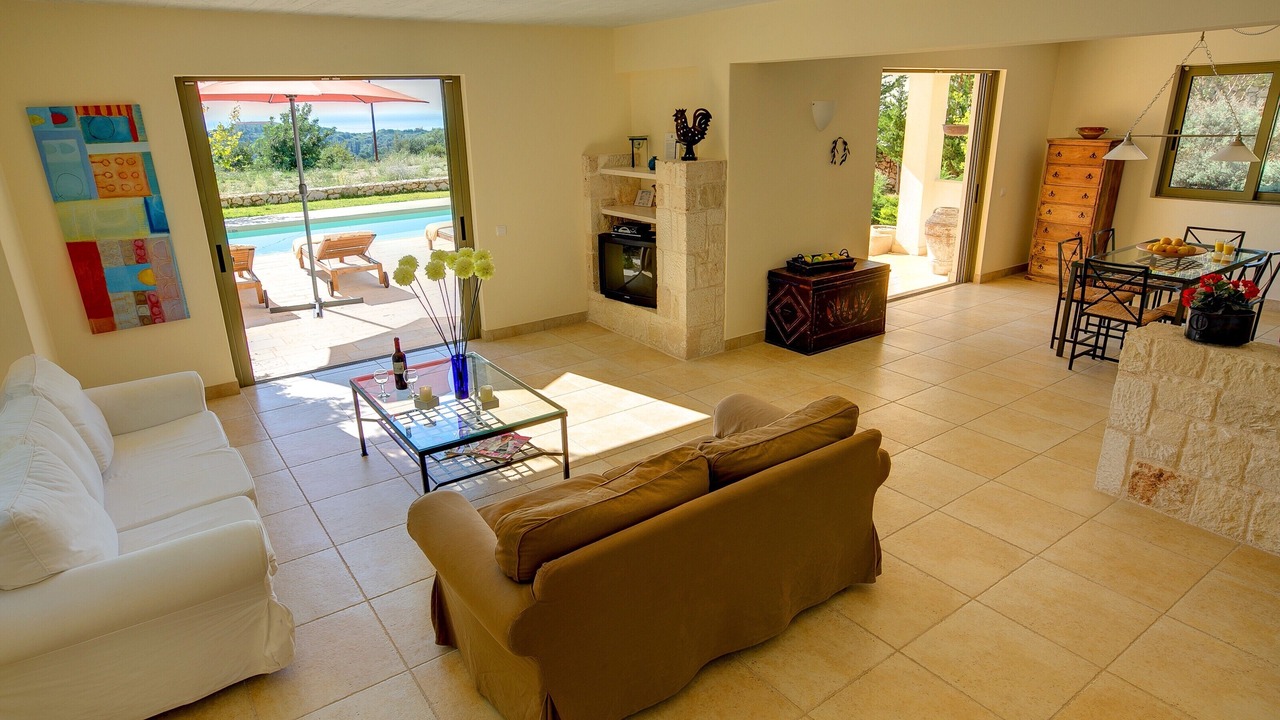 Photo of Livingroom in Karavados