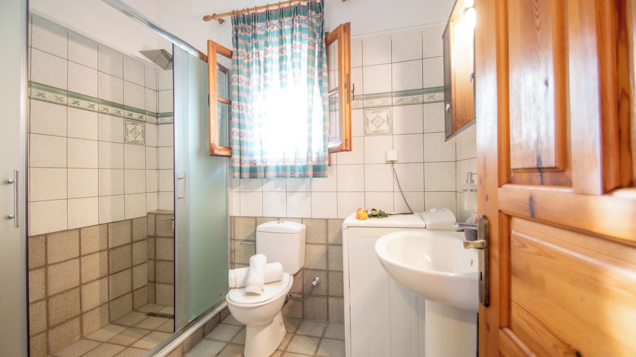 Photo of Bathroom in Ano Vasilikos