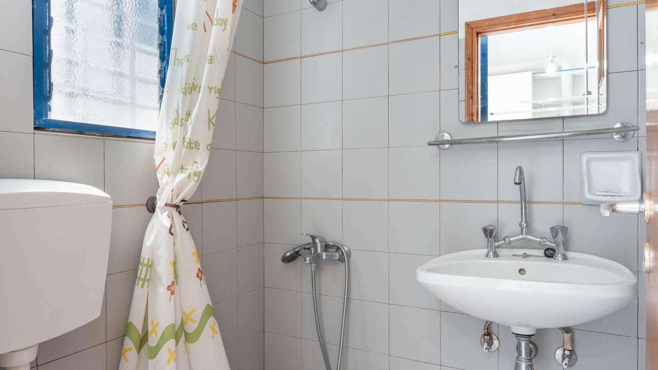 Photo of Bathroom in Pisses