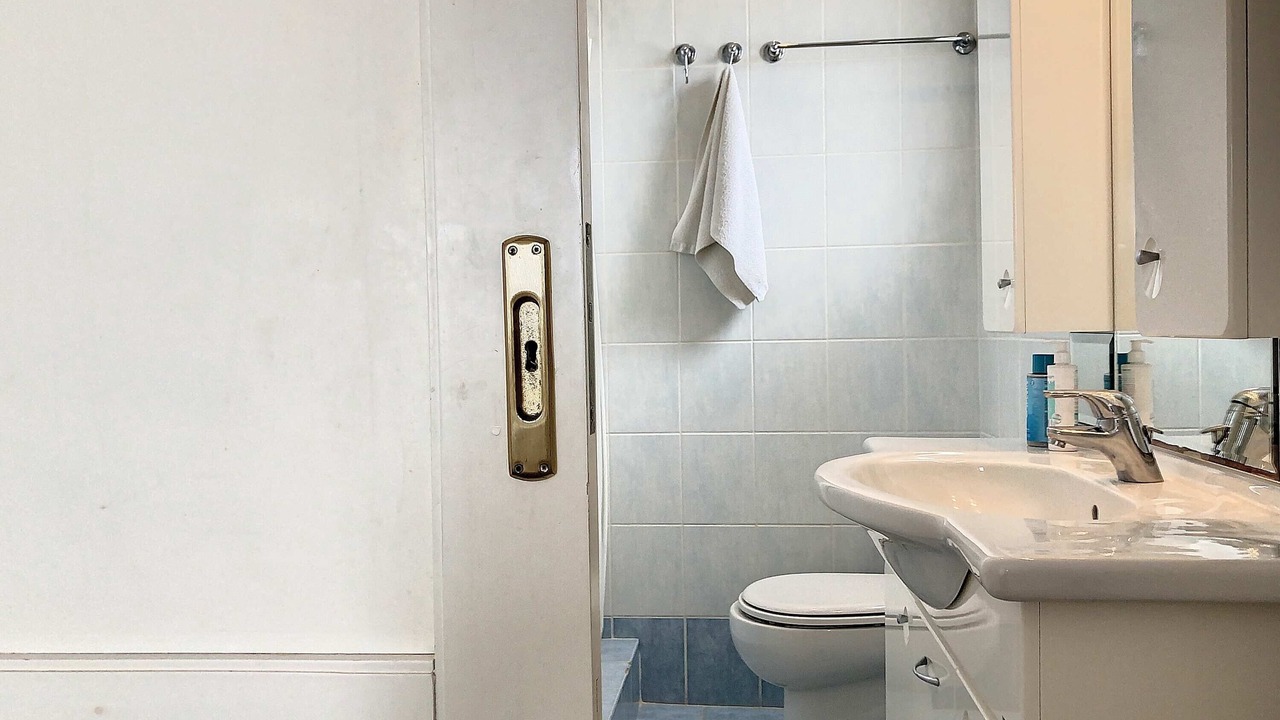 Photo of Bathroom in Plepi