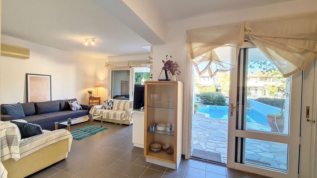 Photo of Livingroom in Plepi