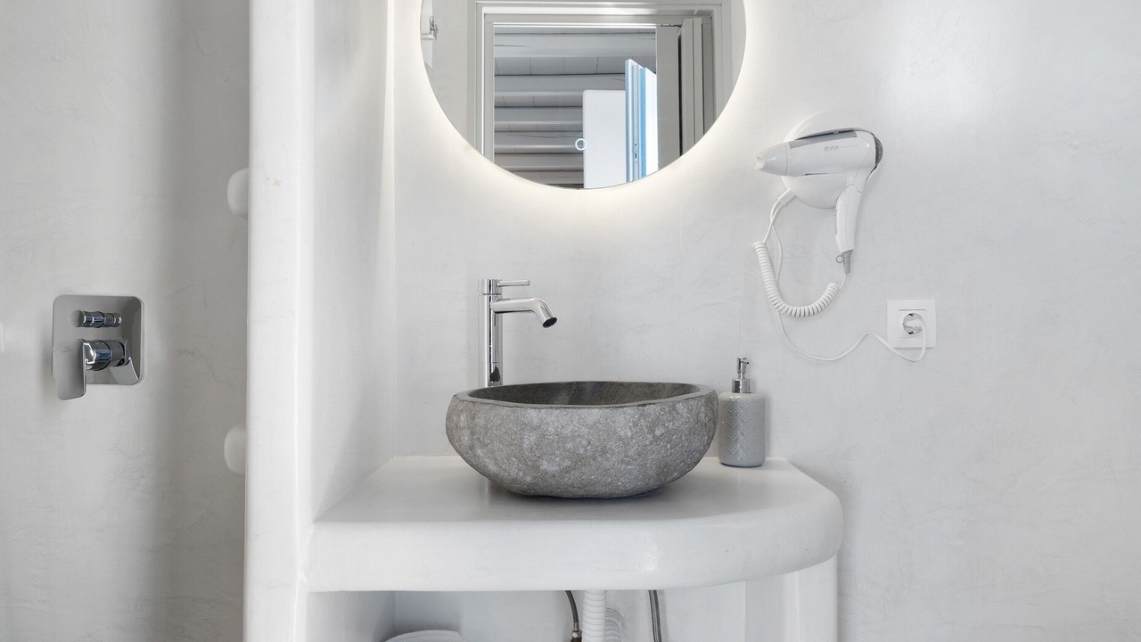 Photo of Bathroom in Katapola
