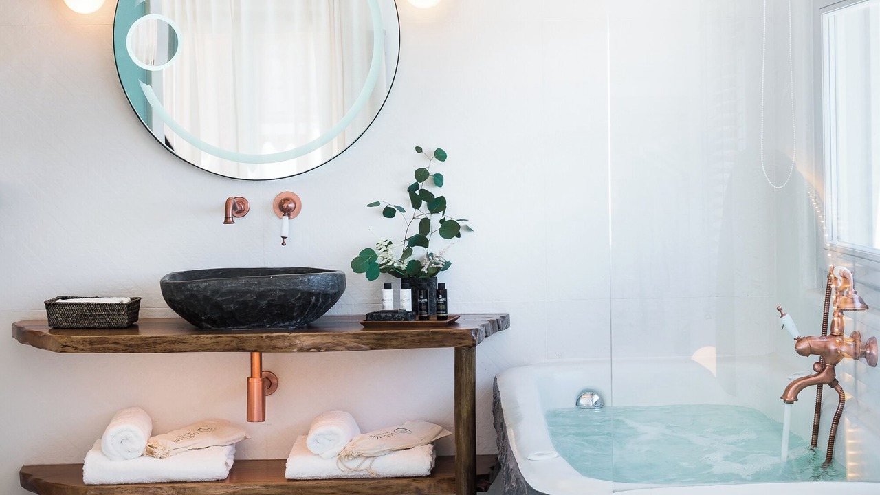 Photo of Bathroom in Fira