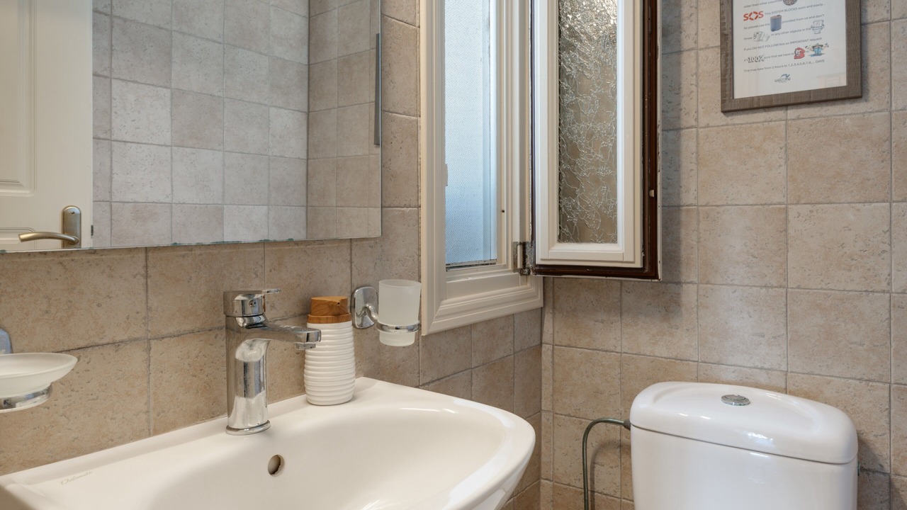 Photo of Bathroom in Akrotiri