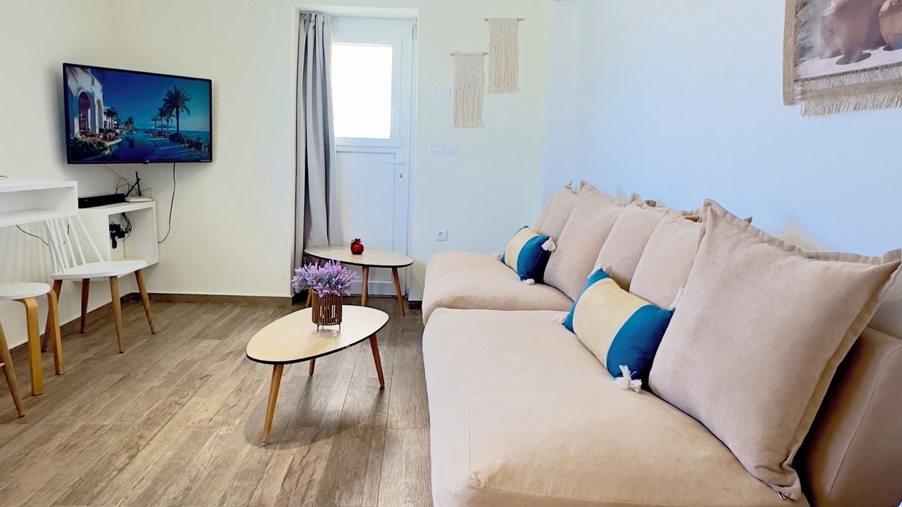 Photo of Livingroom in Ornos