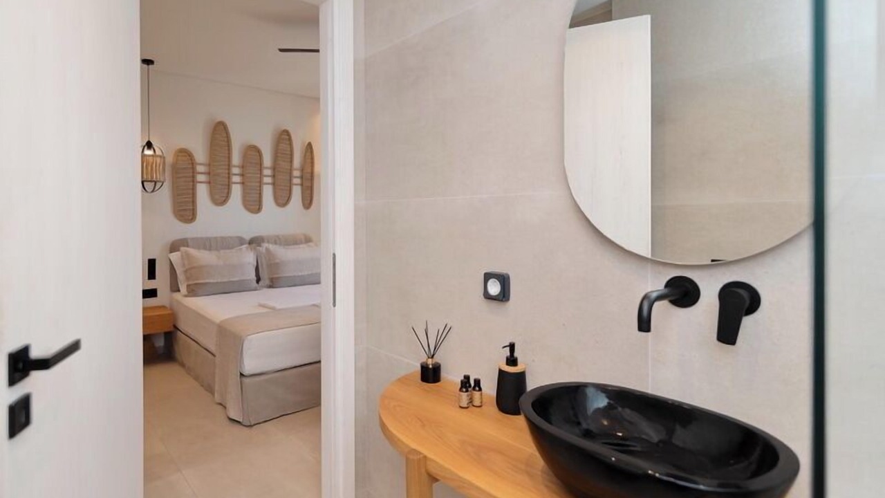 Photo of Bathroom in Adamas