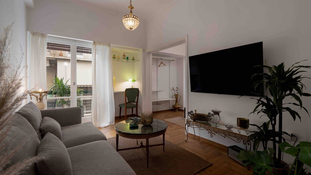 Photo of Livingroom in Exarhia