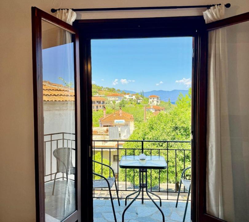 Photo of Patio Balcony in Pella Region