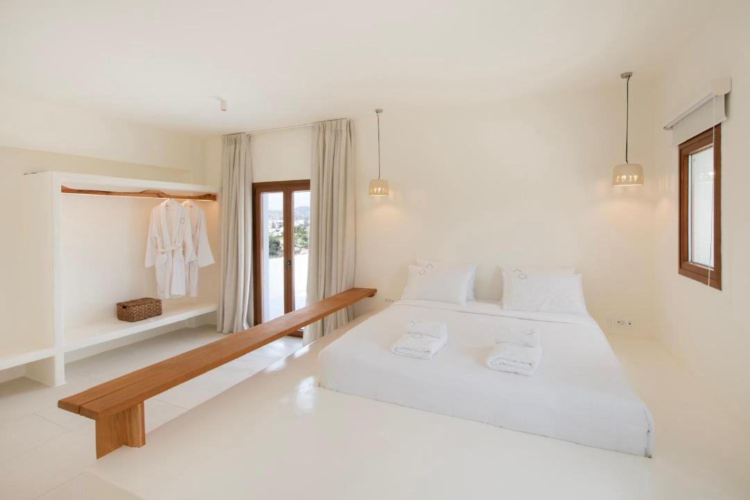Photo of Bedroom in Adamas