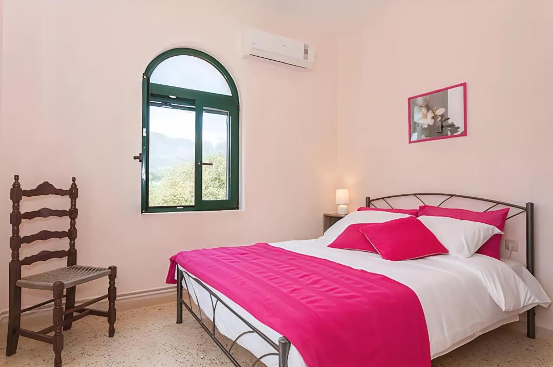 Photo of Bedroom in Makhairoi