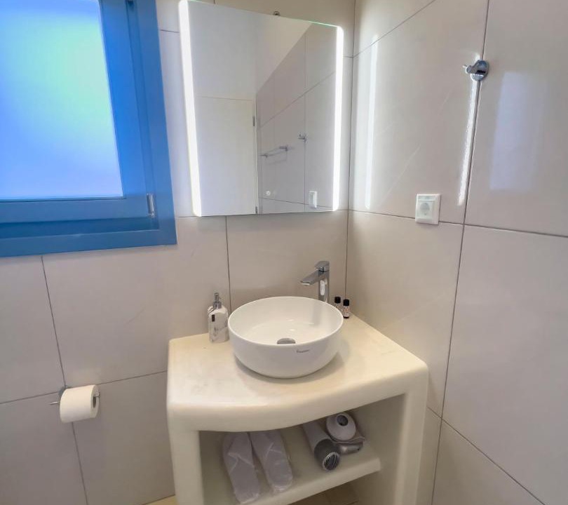 Photo of Bathroom in Katapola