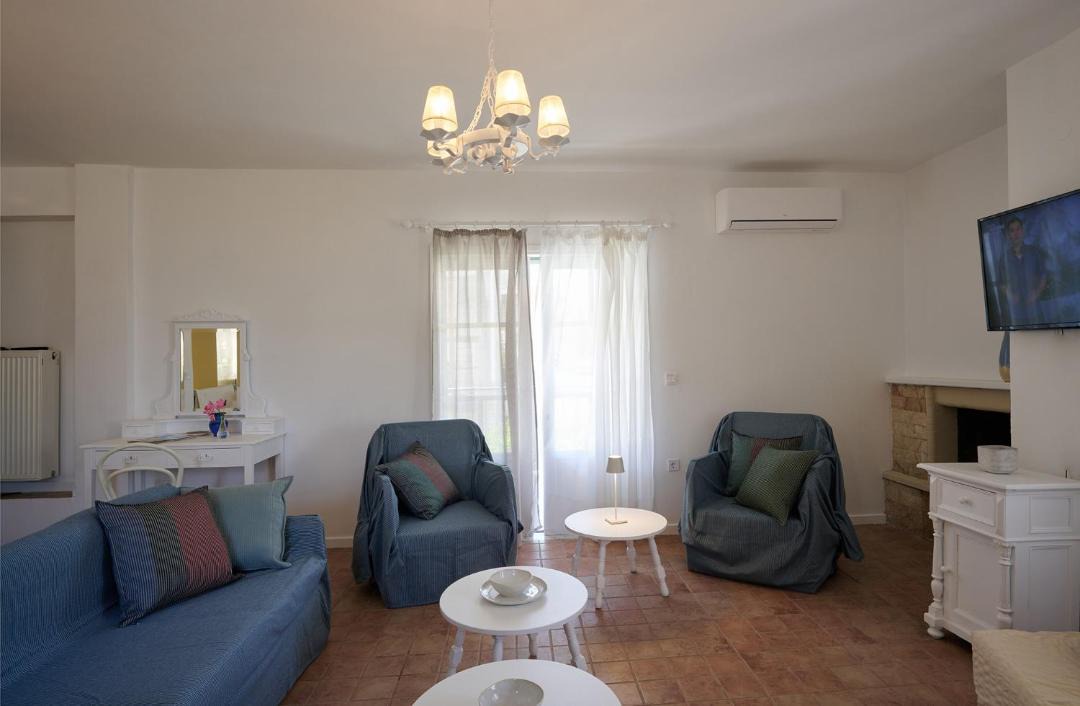 Photo of Livingroom in Steni Dirfyos