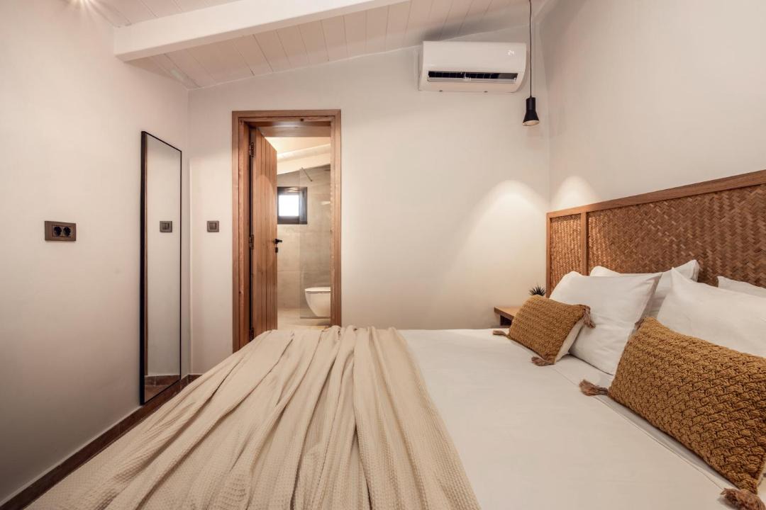 Photo of Bedroom in Pigadhakia