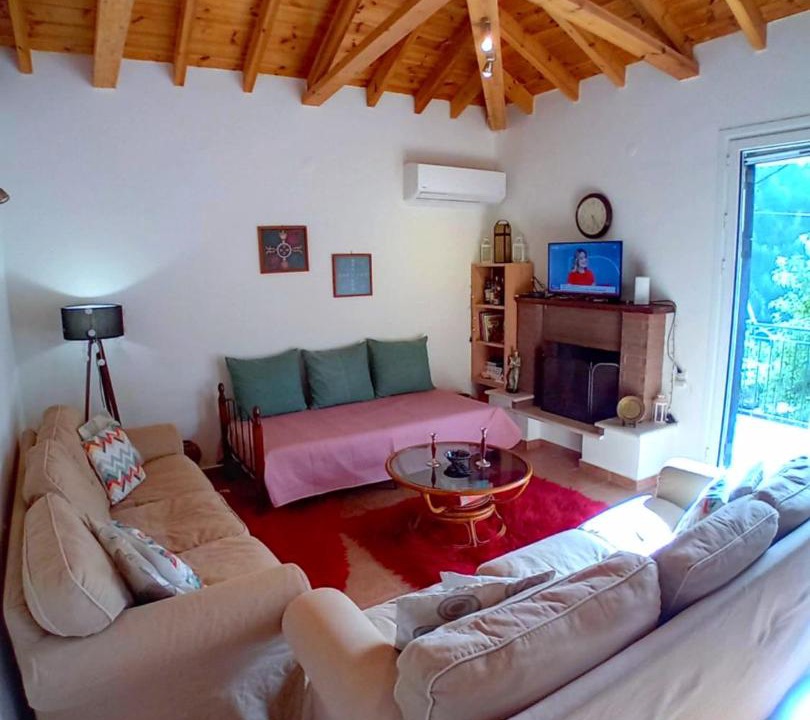 Photo of Livingroom in Vamvakou
