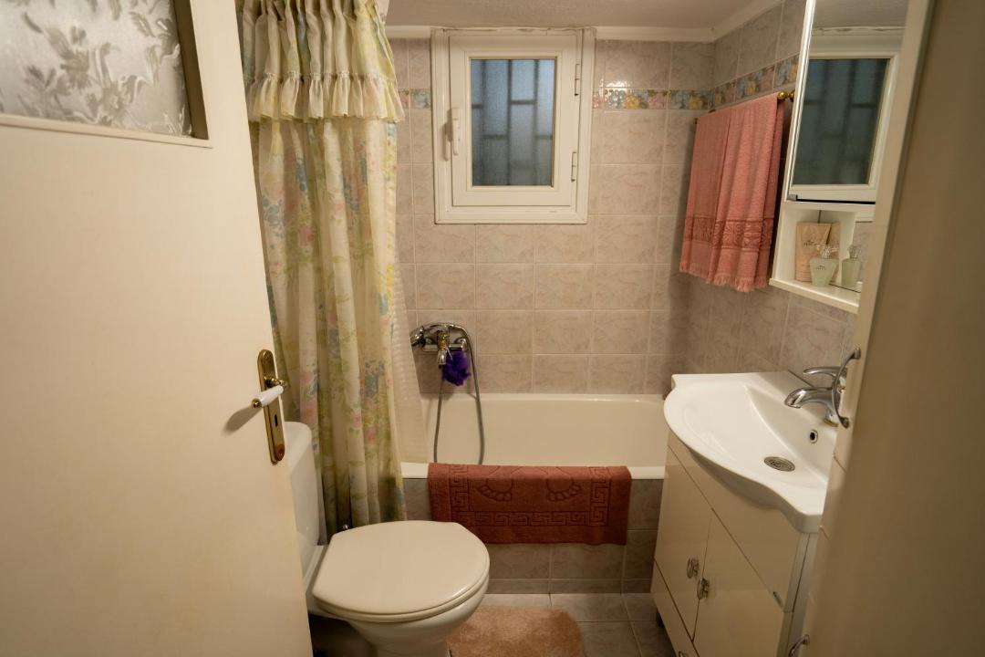 Photo of Bathroom in Nea Smirni