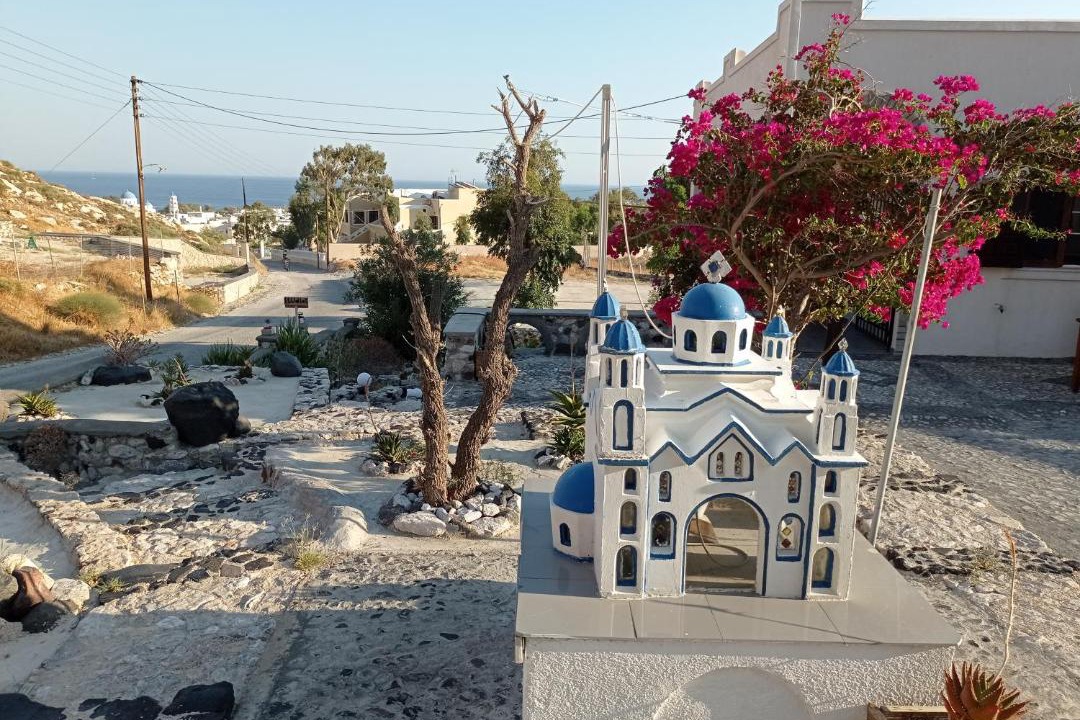 Photo of Others in Perissa