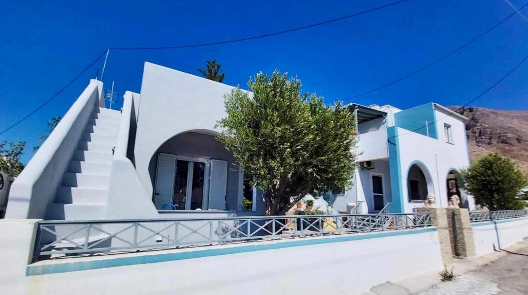 Photo of Others in Perissa