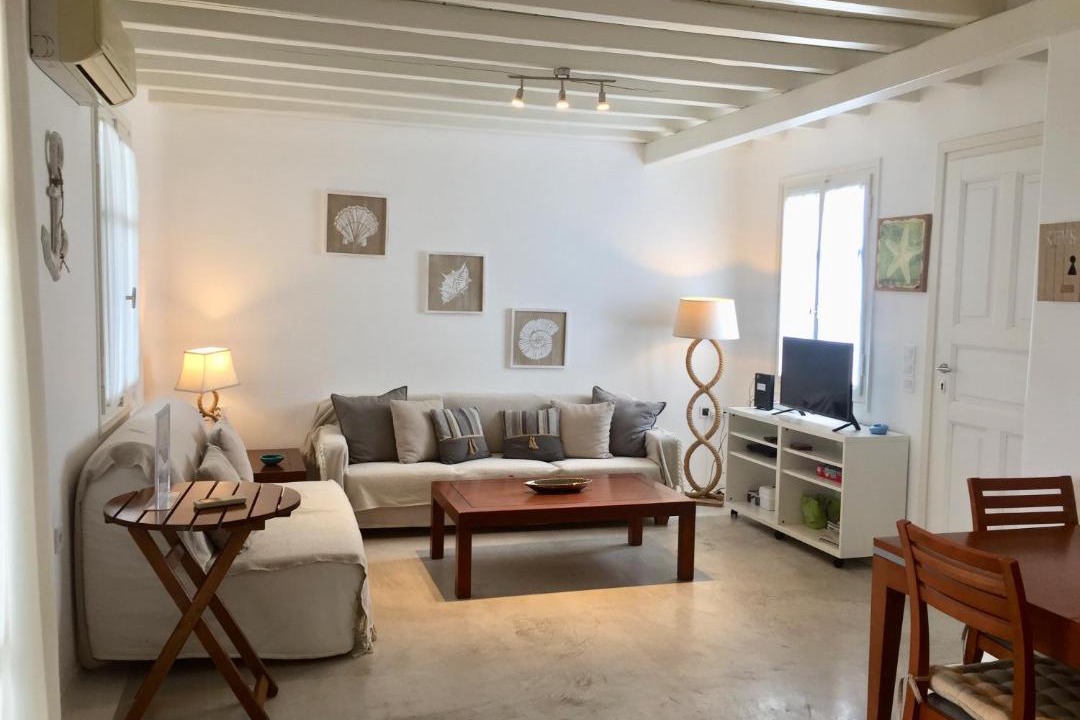Photo of Livingroom in Ornos