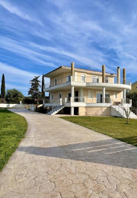 Photo of Buildings in Eretria