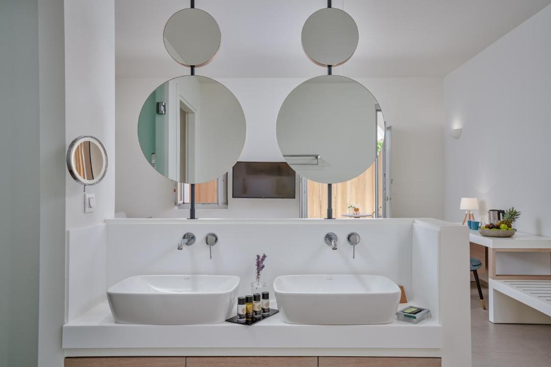 Photo of Bathroom in Perissa