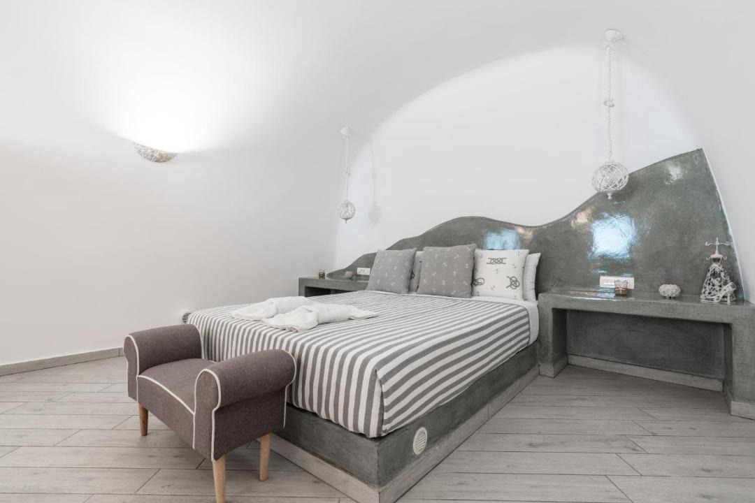 Photo of Bedroom in Fira
