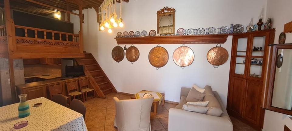 Photo of Livingroom in Skyros Town