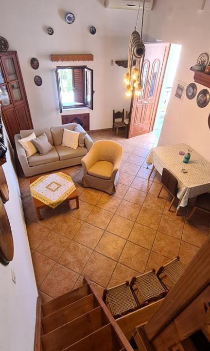 Photo of Livingroom in Skyros Town