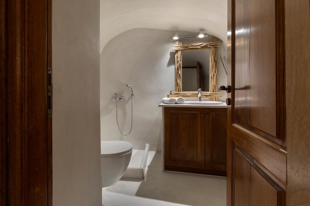 Photo of Bathroom in Firostefani