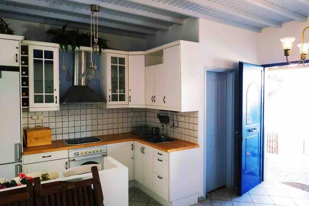 Photo of Kitchen in Ornos