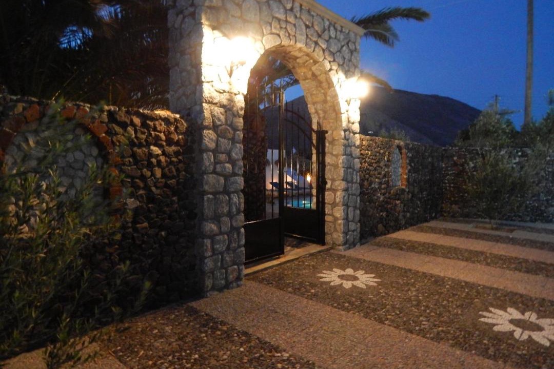Photo of Others in Perissa