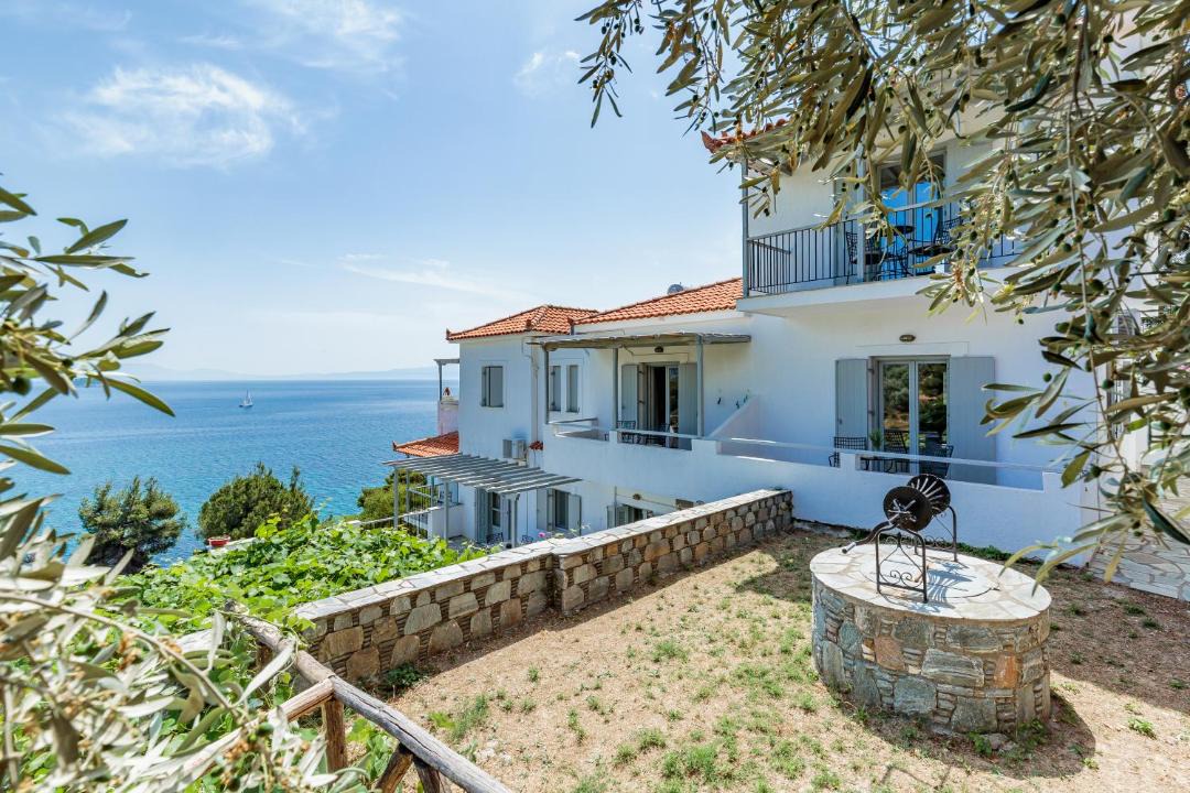 Photo of Others in Elios