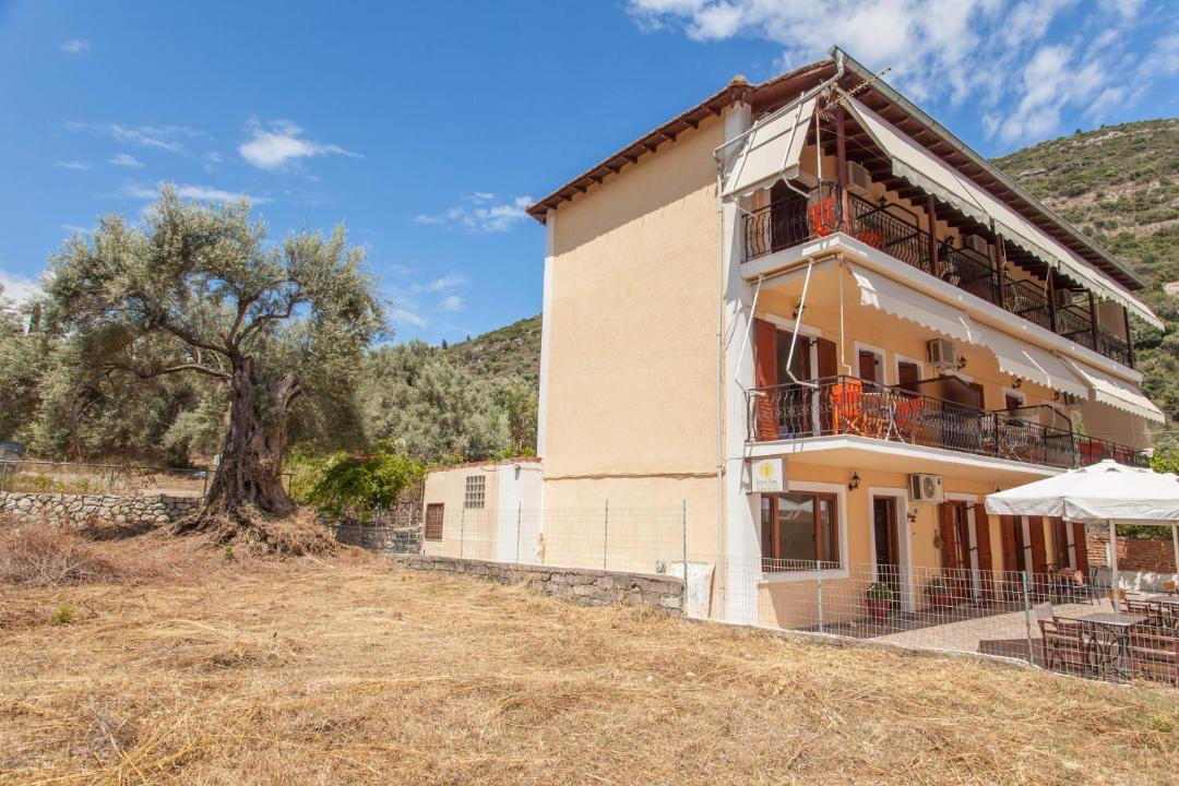 Photo of Others in Mikros Gialos